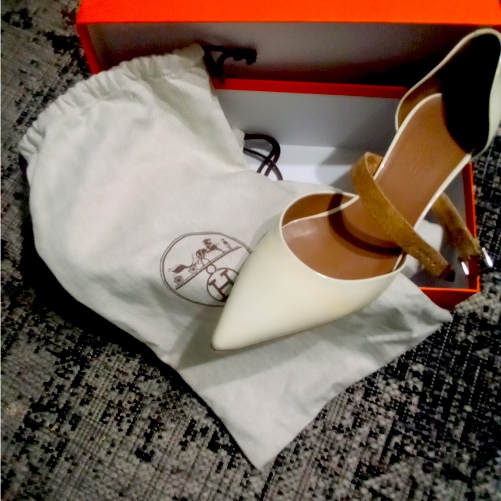 Hermes kitten heel